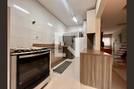Cozinha de casa de condomínio à venda com 3 quartos, 115m² em Fazenda São Quirino, Campinas