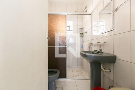 Banheiro  de casa à venda com 1 quarto, 200m² em Vila Verde, São Paulo