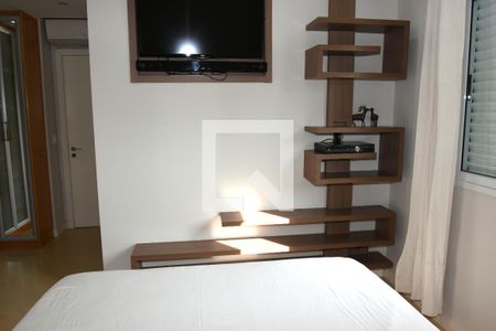 Suíte de apartamento para alugar com 3 quartos, 95m² em Vila Sofia, São Paulo