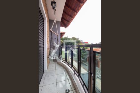 Sacada de casa para alugar com 3 quartos, 149m² em Umuarama, Osasco