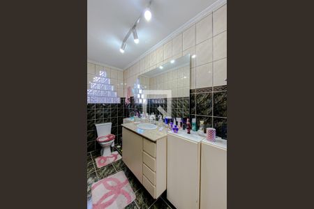 Casa à venda com 150m², 4 quartos e 2 vagasBanheiro (Casa 2)