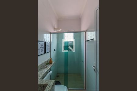 Casa à venda com 248m², 4 quartos e 3 vagas Casa à venda com 248m², 4 quartos e 3 vagasBanheiro