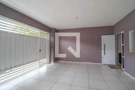 Casa à venda com 248m², 4 quartos e 3 vagas Casa à venda com 248m², 4 quartos e 3 vagasGaragem