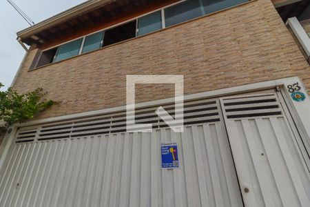 Casa à venda com 248m², 4 quartos e 3 vagas Casa à venda com 248m², 4 quartos e 3 vagasFachada