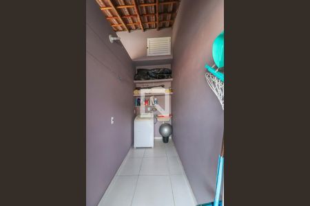 Casa à venda com 248m², 4 quartos e 3 vagas Casa à venda com 248m², 4 quartos e 3 vagasQuintal