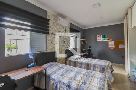 Casa à venda com 248m², 4 quartos e 3 vagas Casa à venda com 248m², 4 quartos e 3 vagasQuarto 2