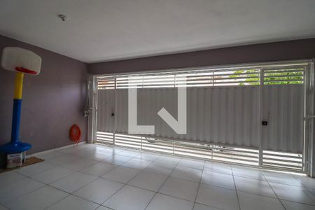 Casa à venda com 248m², 4 quartos e 3 vagas Casa à venda com 248m², 4 quartos e 3 vagasGaragem