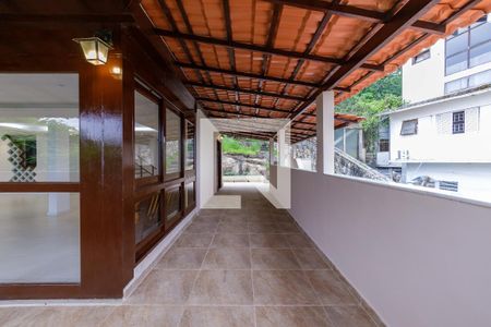 Varanda de casa de condomínio para alugar com 4 quartos, 400m² em Itanhangá, Rio de Janeiro