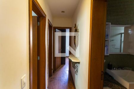 Corredor de apartamento à venda com 3 quartos, 124m² em Santo Antônio, Belo Horizonte