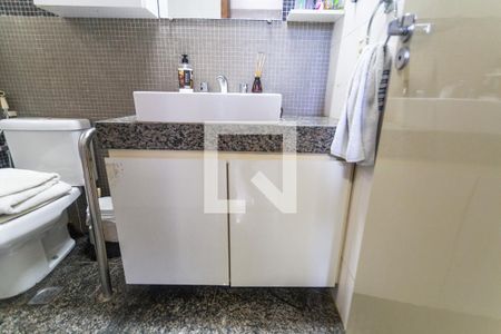 Apartamento à venda com 124m², 3 quartos e 2 vagasArmário do Banheiro da Suíte
