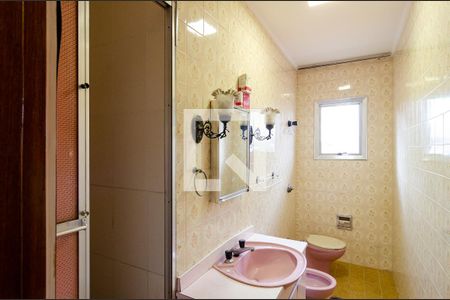 Casa à venda com 267m², 3 quartos e 3 vagas Casa à venda com 267m², 3 quartos e 3 vagasBanheiro Social