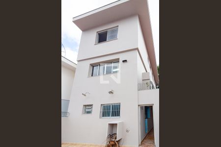 Casa à venda com 267m², 3 quartos e 3 vagas Casa à venda com 267m², 3 quartos e 3 vagasVaranda