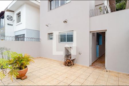 Casa à venda com 267m², 3 quartos e 3 vagas Casa à venda com 267m², 3 quartos e 3 vagasVaranda