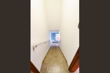 Casa à venda com 267m², 3 quartos e 3 vagas Casa à venda com 267m², 3 quartos e 3 vagasEscadas