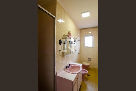 Casa à venda com 267m², 3 quartos e 3 vagas Casa à venda com 267m², 3 quartos e 3 vagasBanheiro Social