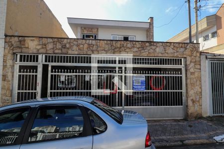 Casa à venda com 160m², 3 quartos e 3 vagas Casa à venda com 160m², 3 quartos e 3 vagasFachada