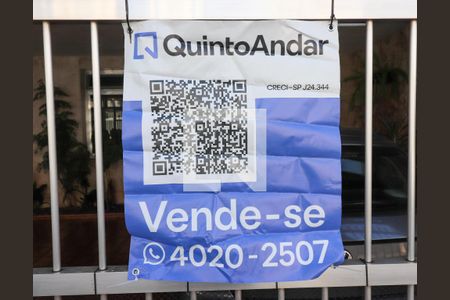 Casa à venda com 160m², 3 quartos e 3 vagas Casa à venda com 160m², 3 quartos e 3 vagasFachada