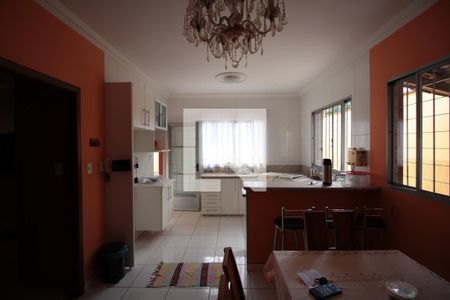 Casa à venda com 414m², 4 quartos e 3 vagasCozinha e Copa