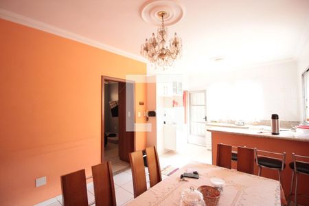 Casa à venda com 414m², 4 quartos e 3 vagasCozinha e Copa