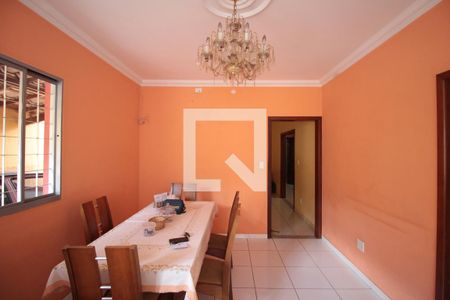 Casa à venda com 414m², 4 quartos e 3 vagasCozinha e Copa