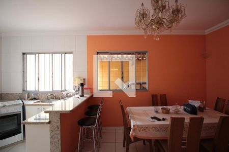 Casa à venda com 414m², 4 quartos e 3 vagasCozinha e Copa