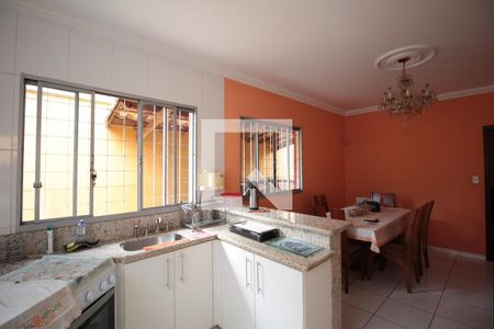 Casa à venda com 414m², 4 quartos e 3 vagasCozinha e Copa