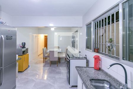 Casa à venda com 125m², 3 quartos e 2 vagasCozinha