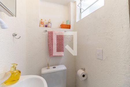Banheiro de kitnet/studio para alugar com 1 quarto, 15m² em Aclimação, São Paulo