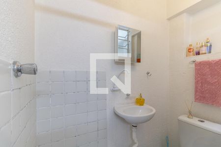 Banheiro de kitnet/studio para alugar com 1 quarto, 15m² em Aclimação, São Paulo