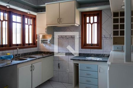 Casa à venda com 320m², 3 quartos e 2 vagas Casa à venda com 320m², 3 quartos e 2 vagasCozinha