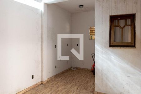 Casa à venda com 320m², 3 quartos e 2 vagas Casa à venda com 320m², 3 quartos e 2 vagasSala para festas/depósito