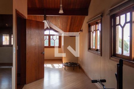 Casa à venda com 320m², 3 quartos e 2 vagas Casa à venda com 320m², 3 quartos e 2 vagasSótão