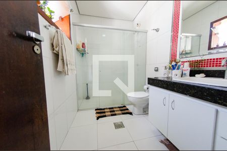Casa à venda com 200m², 3 quartos e 2 vagasBanheiro suíte