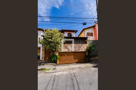 Casa à venda com 200m², 3 quartos e 2 vagasFachada