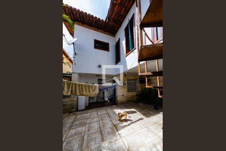 Casa à venda com 200m², 3 quartos e 2 vagasQuintal