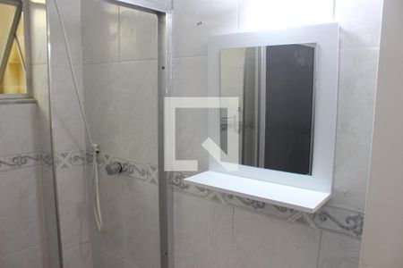 Banheiro de apartamento para alugar com 1 quarto, 41m² em Centro, São Vicente