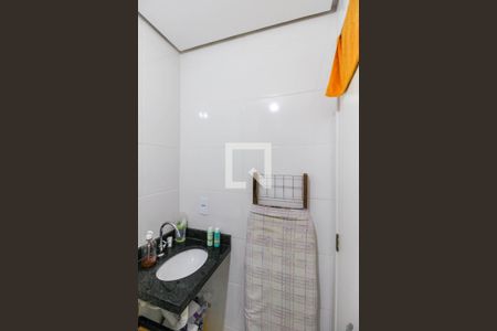 Banheiro de apartamento para alugar com 1 quarto, 24m² em Jardim Independência, São Paulo