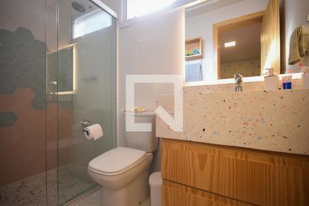 Casa para alugar com 580m², 3 quartos e 5 vagasBanheiro suíte 2