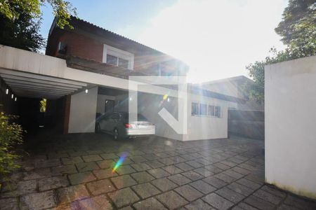 Casa para alugar com 580m², 3 quartos e 5 vagasFachada