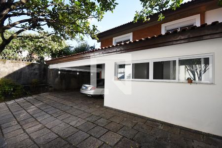 Casa para alugar com 580m², 3 quartos e 5 vagasFachada
