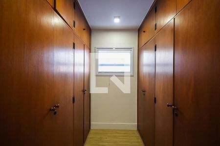 Casa para alugar com 580m², 3 quartos e 5 vagasArmário da suíte 1