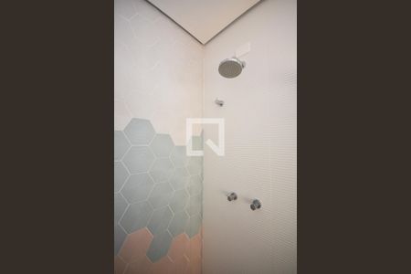 Casa para alugar com 580m², 3 quartos e 5 vagasChuveiro do banheiro da suíte 2