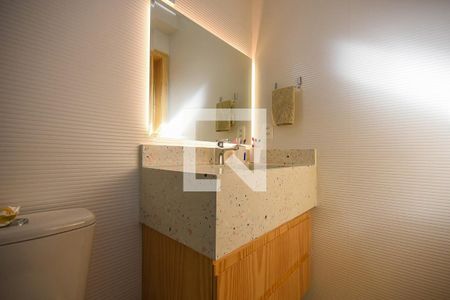 Casa para alugar com 580m², 3 quartos e 5 vagasBanheiro suíte 2