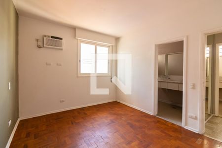 Suíte de casa à venda com 3 quartos, 225m² em Vila Cordeiro, São Paulo