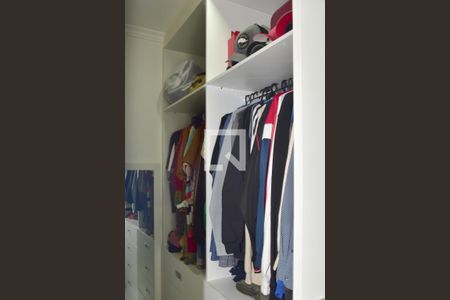 Casa à venda com 80m², 3 quartos e 2 vagasCloset da suíte