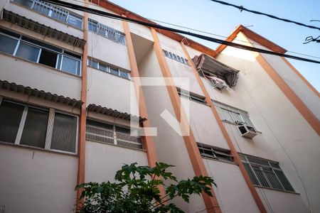 Apartamento à venda com 60m², 2 quartos e 1 vaga Apartamento à venda com 60m², 2 quartos e 1 vagaFachada
