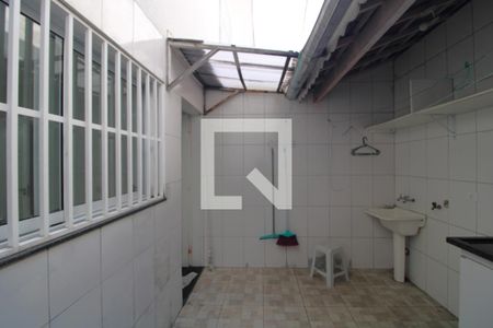 Casa à venda com 117m², 3 quartos e 2 vagasLavanderia