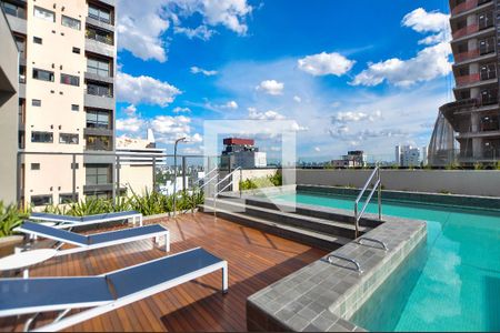 Studio à venda com 35m², 1 quarto e sem vaga Studio à venda com 35m², 1 quarto e sem vagaÁrea comum - Piscina