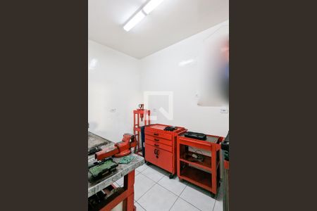 Casa à venda com 338m², 2 quartos e 8 vagas Casa à venda com 338m², 2 quartos e 8 vagasQuarto de serviço