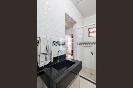 Casa à venda com 338m², 2 quartos e 8 vagas Casa à venda com 338m², 2 quartos e 8 vagasBanheiro da suíte 2